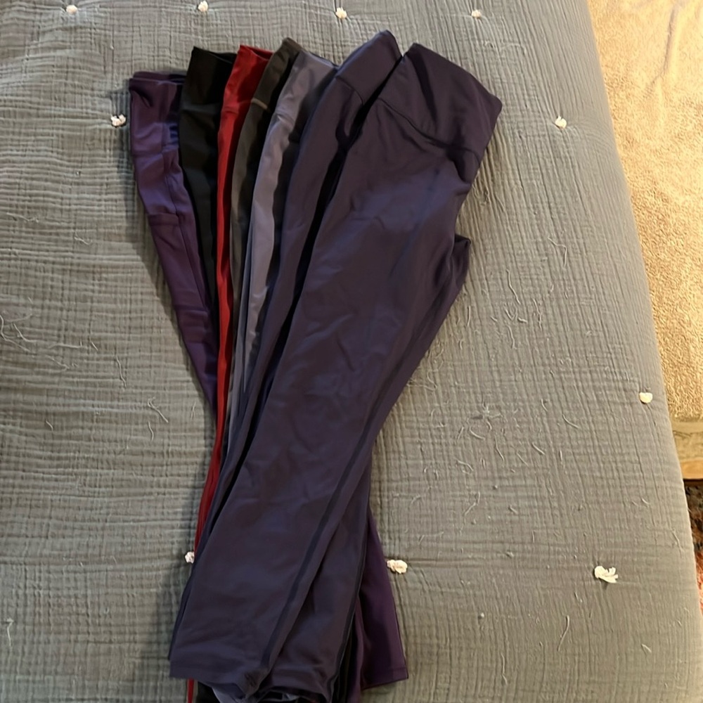 Beautiful Bundle of Handful leggings